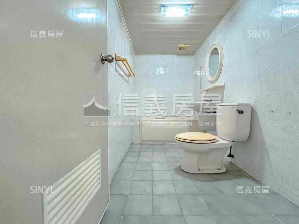 永康三層樓大角窗金店面房屋室內格局與周邊環境