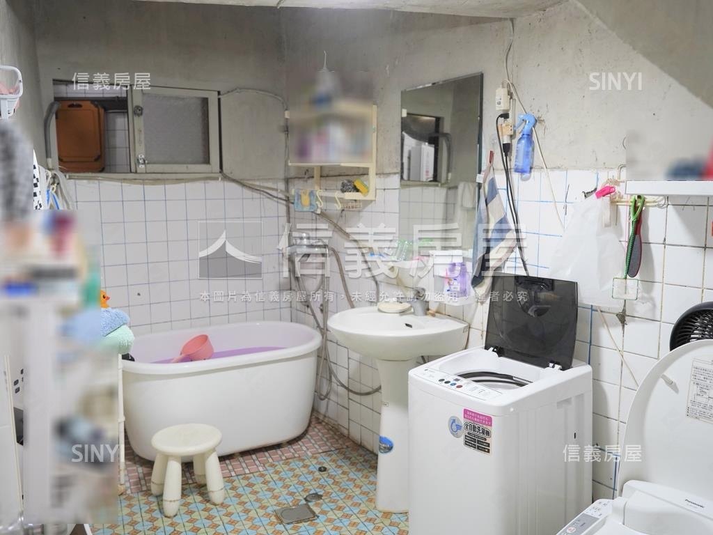 近新明國中忠孝路稀有透天房屋室內格局與周邊環境