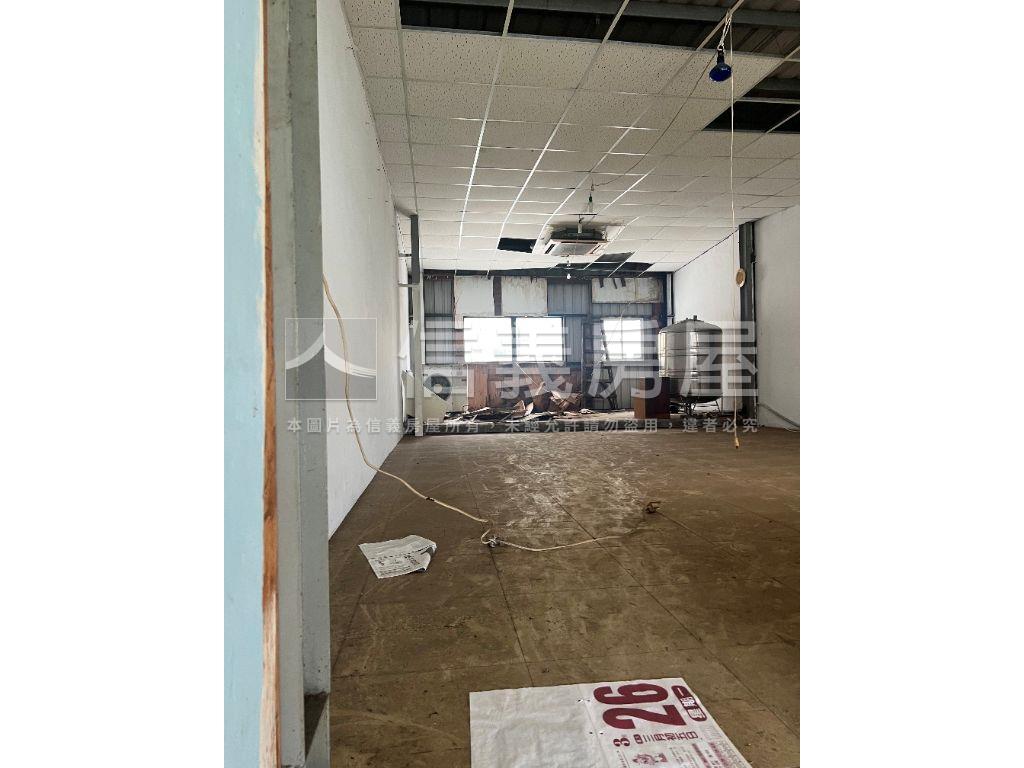 近巨城臨路透天房屋室內格局與周邊環境