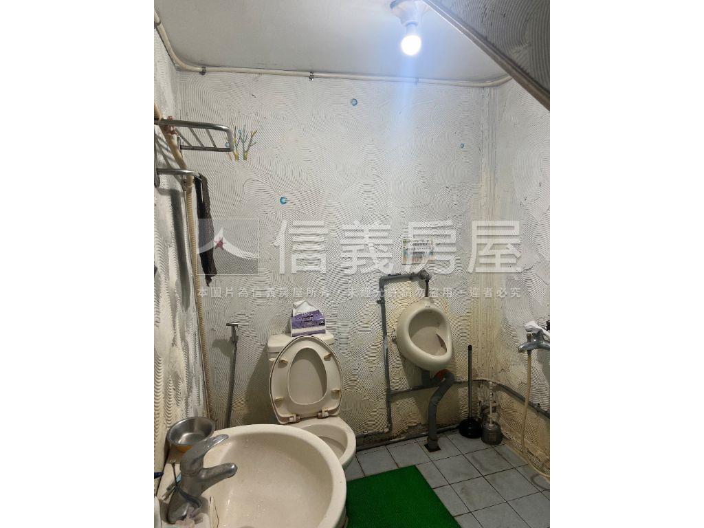 近巨城臨路透天房屋室內格局與周邊環境