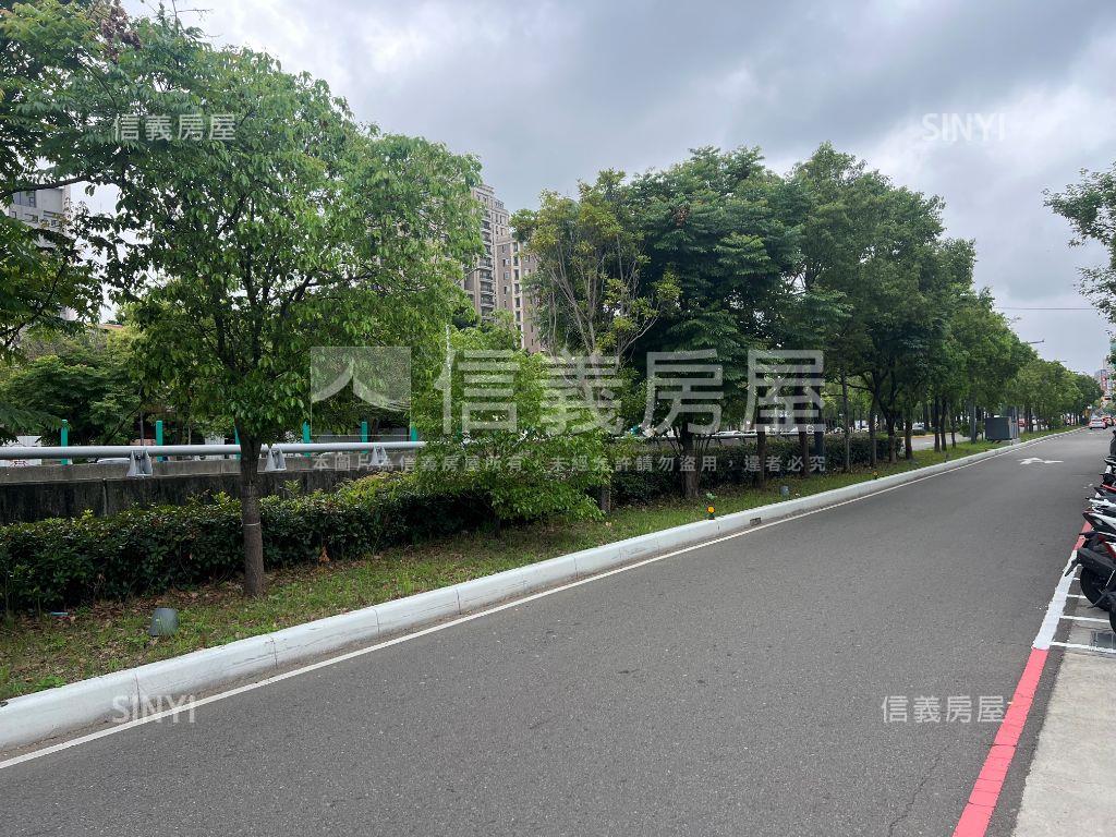 近巨城臨路透天房屋室內格局與周邊環境