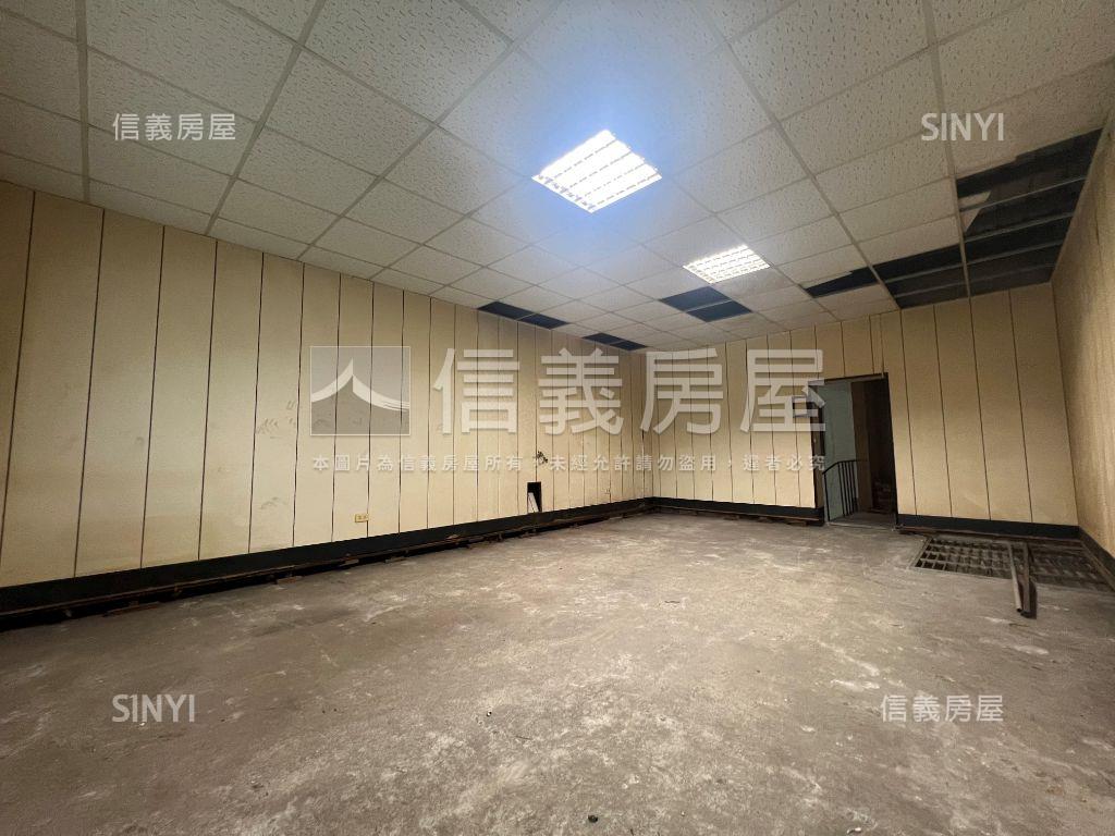 近巨城臨路透天房屋室內格局與周邊環境