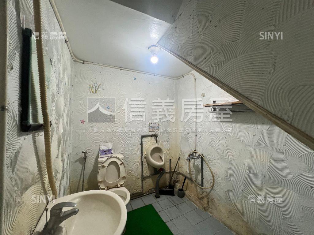 近巨城臨路透天房屋室內格局與周邊環境