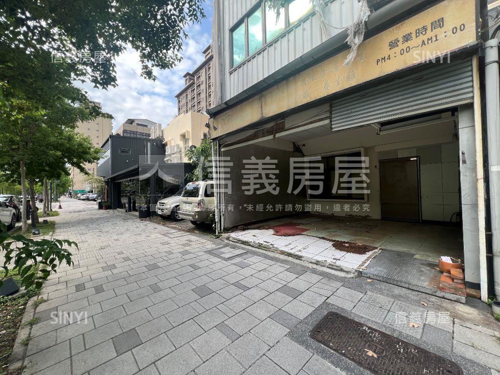 近巨城臨路透天房屋室內格局與周邊環境