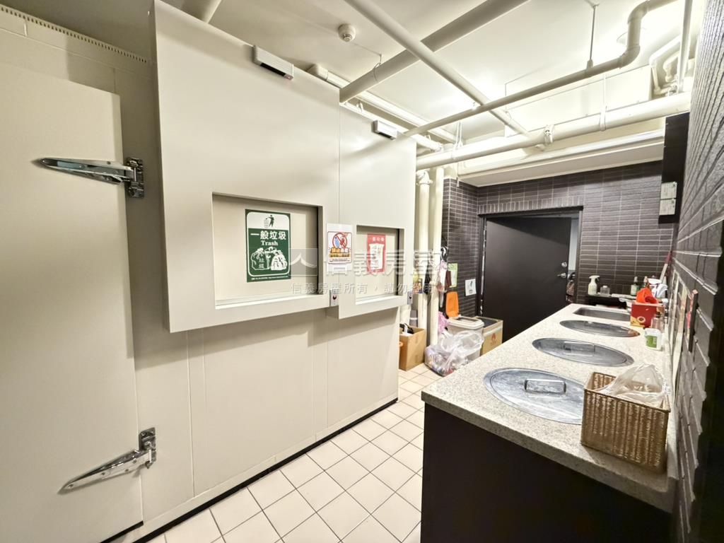 「專任」捷運鋼骨挑高美宅房屋室內格局與周邊環境