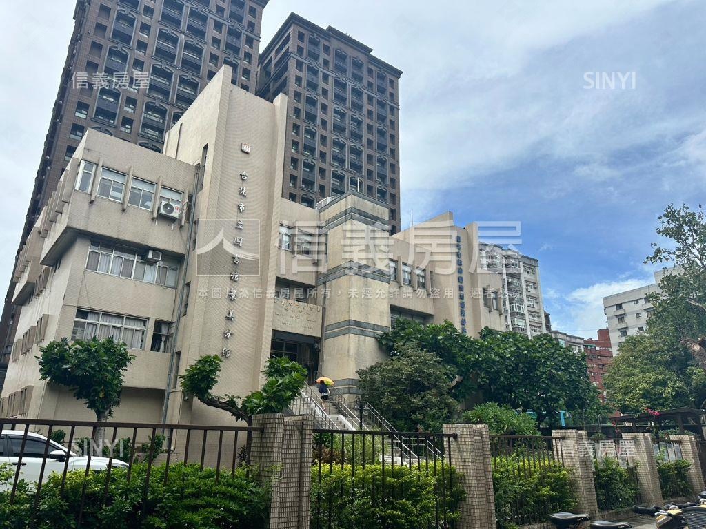 萬隆捷運電梯三房房屋室內格局與周邊環境