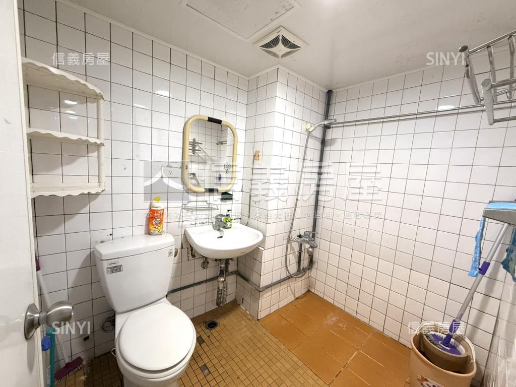 中華大樓正三房房屋室內格局與周邊環境