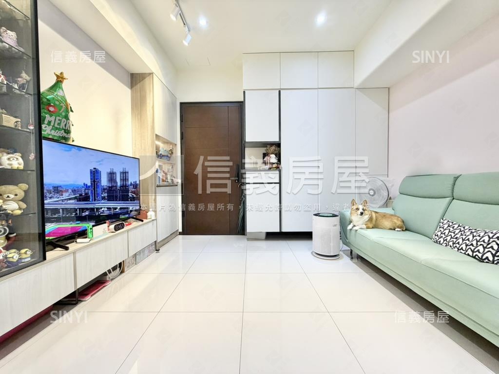 萬馬奔馳帝國方正兩房房屋室內格局與周邊環境