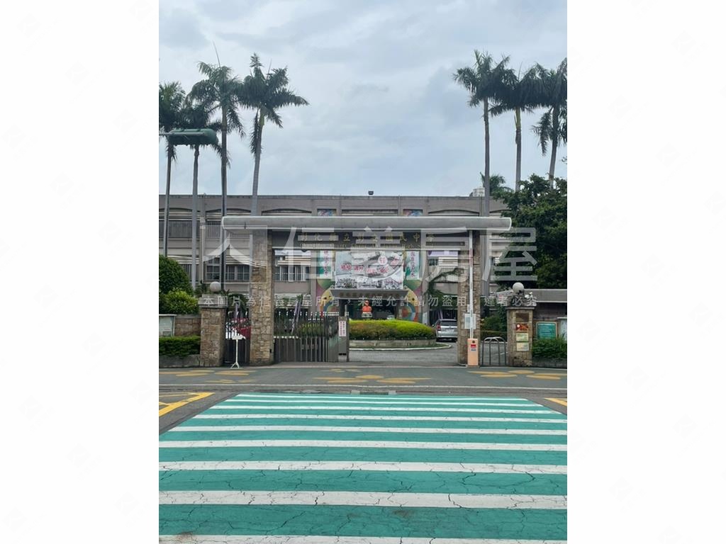 彰安國中旁臨路倉庫房屋室內格局與周邊環境