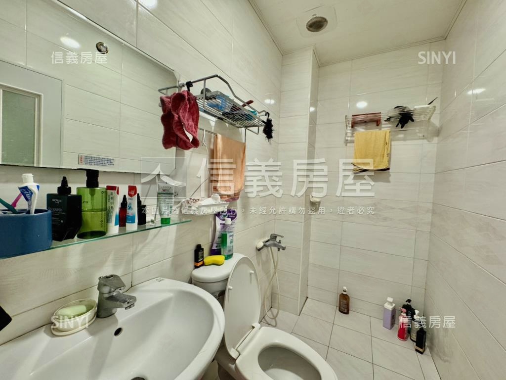 三多一路活巷翻新美透天房屋室內格局與周邊環境