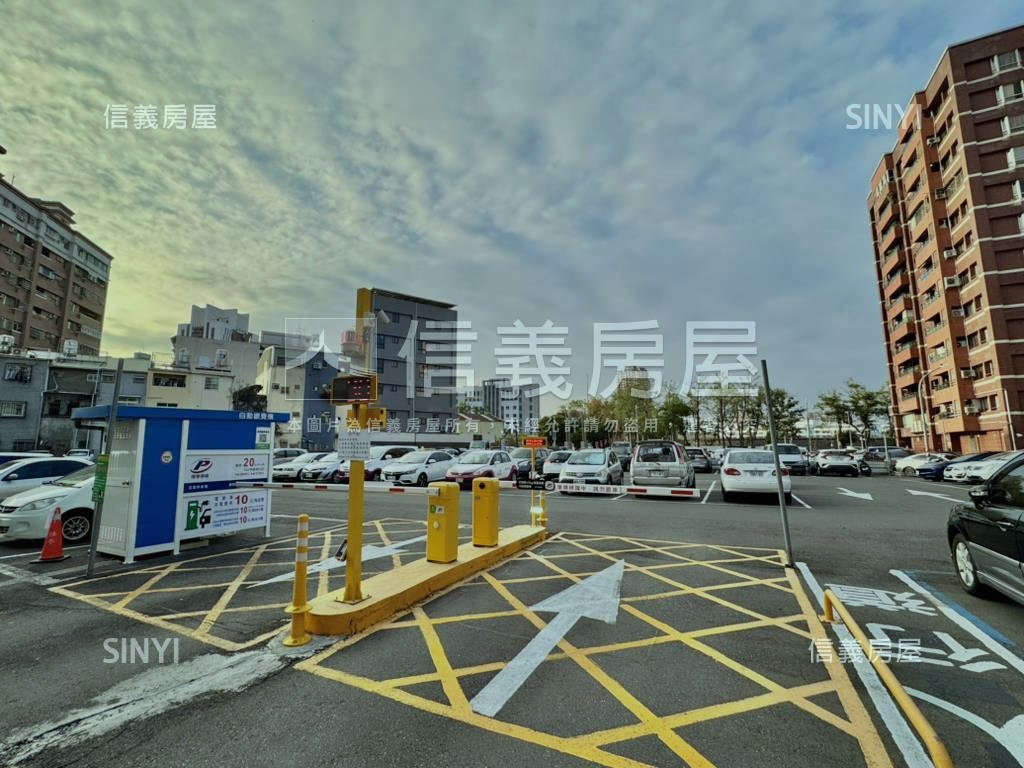 三多一路活巷翻新美透天房屋室內格局與周邊環境