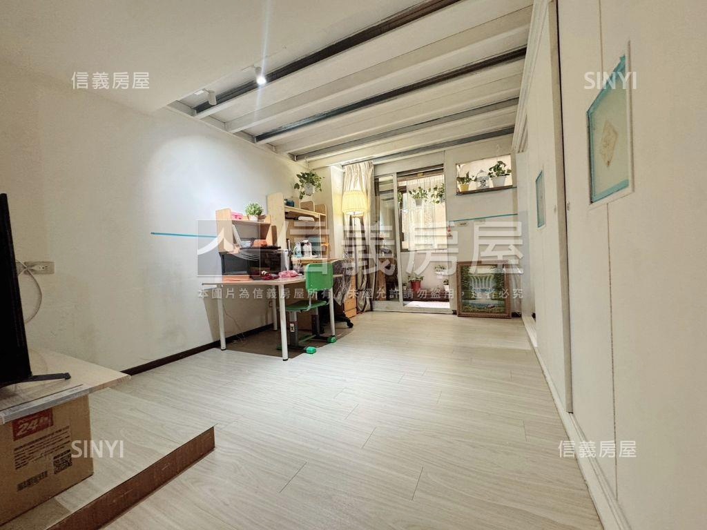 園區旁。ＭｙＨｏｍｅ美屋房屋室內格局與周邊環境