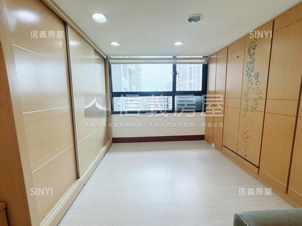 新巨蛋誠意出售★舒適空間房屋室內格局與周邊環境