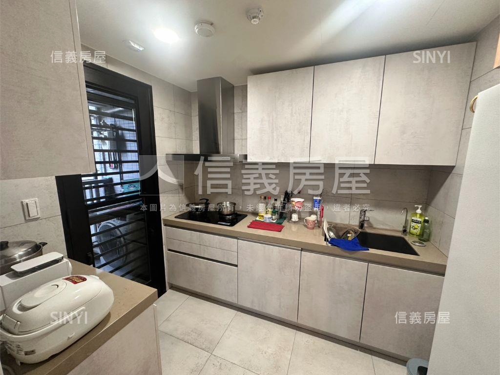 德謙序三房車位房屋室內格局與周邊環境