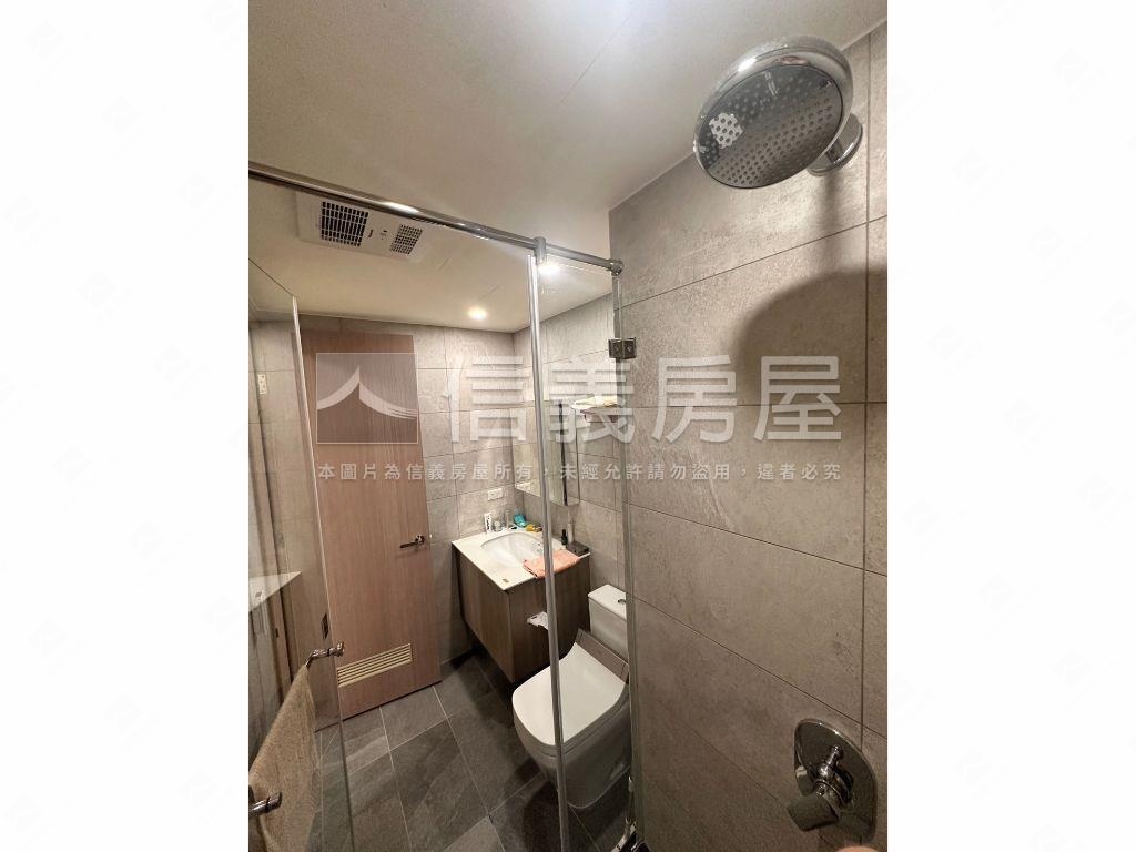 德謙序三房車位房屋室內格局與周邊環境