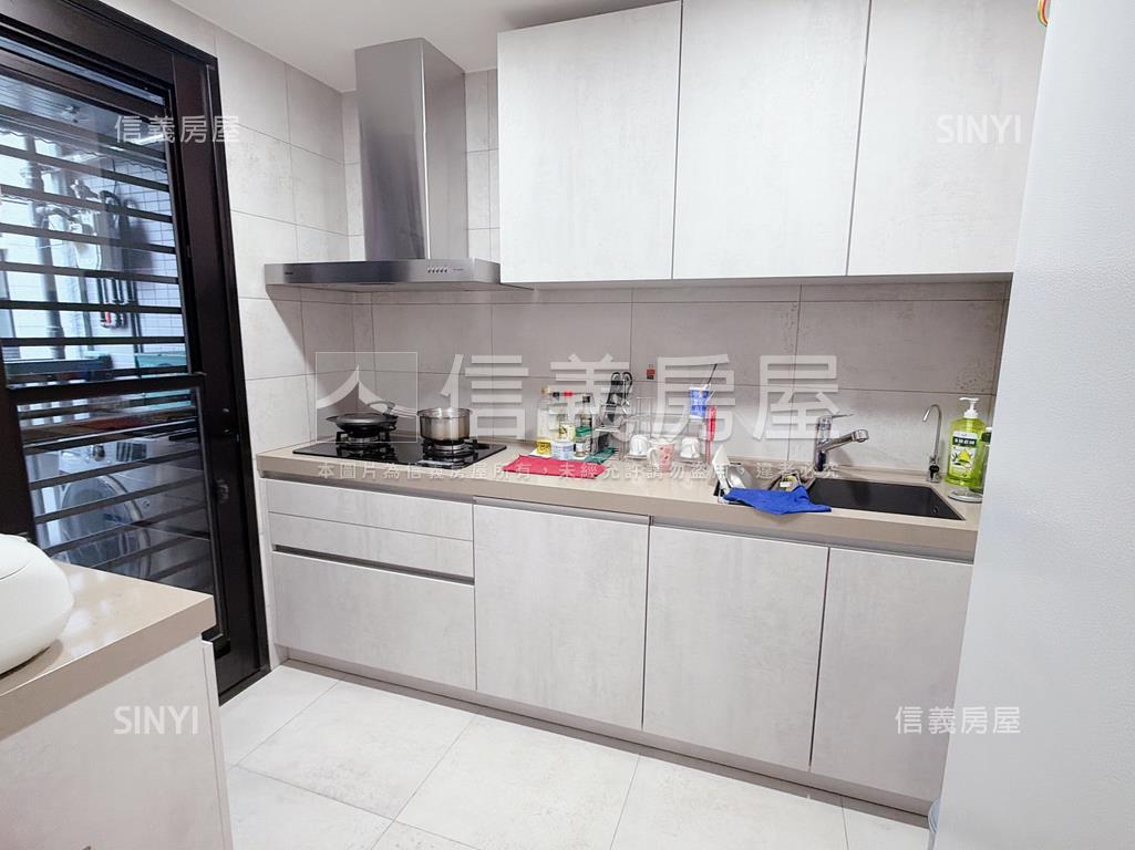 德謙序三房車位房屋室內格局與周邊環境