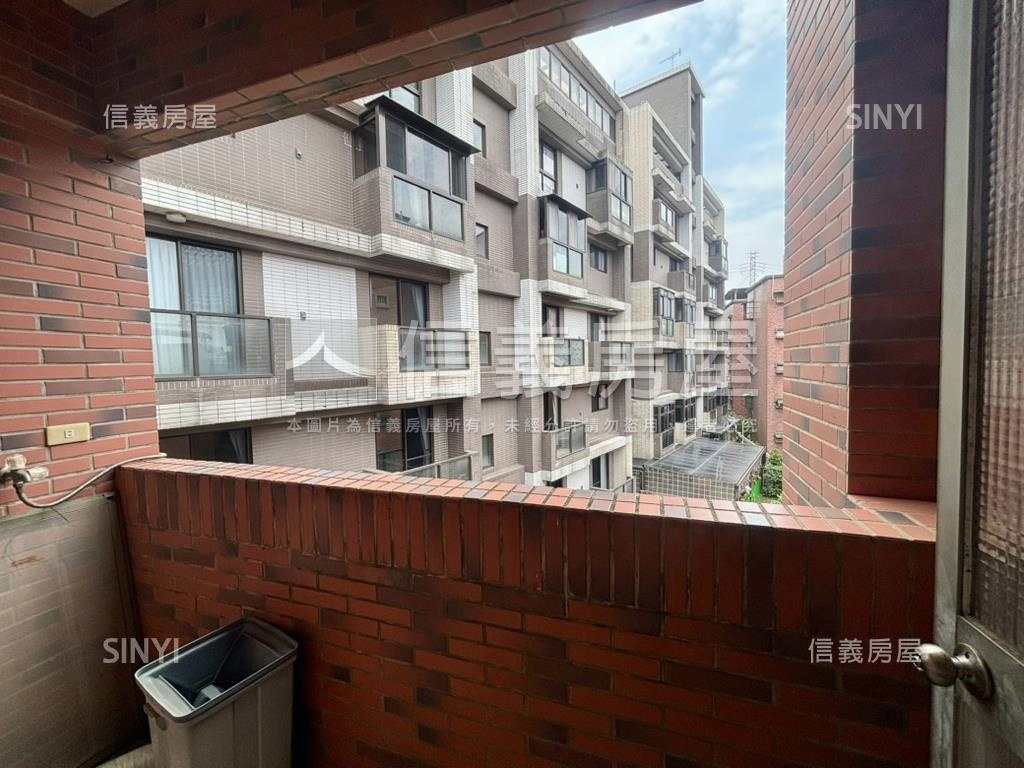 翡翠宮庭Ｂ房屋室內格局與周邊環境