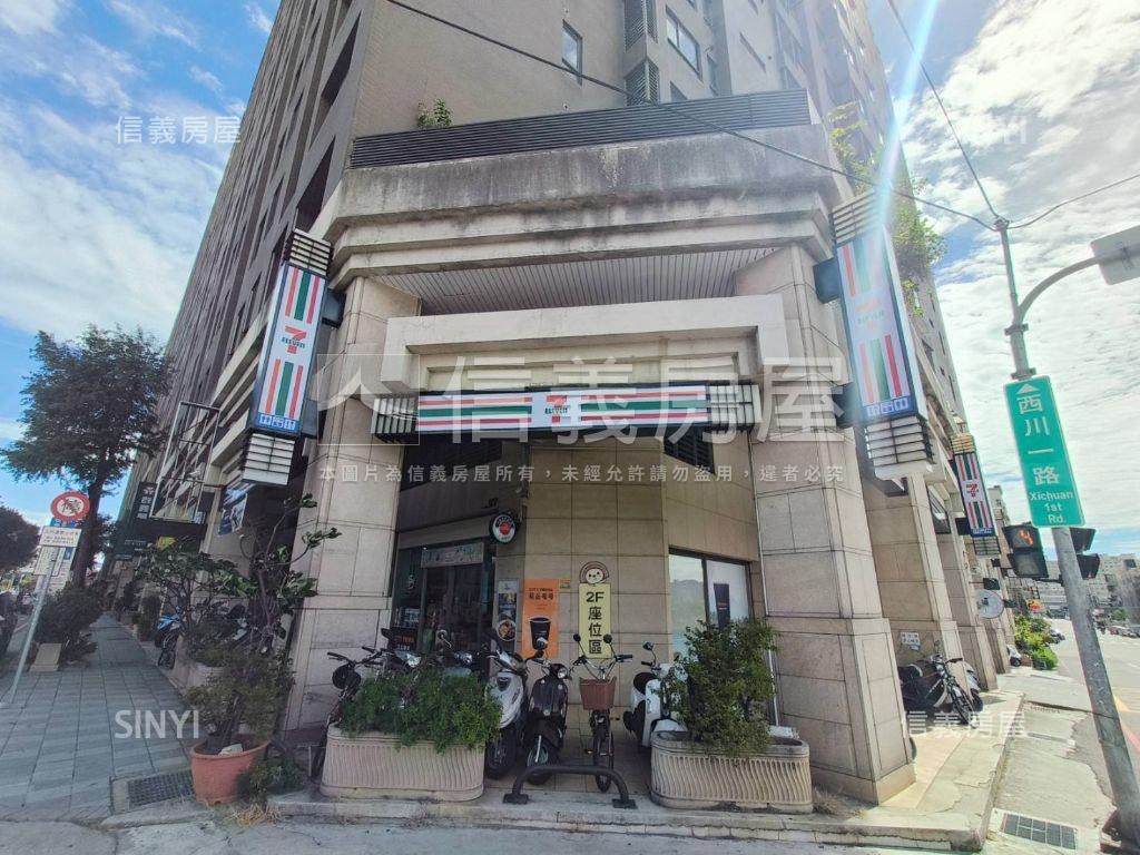 近十三期黃金三角窗店面房屋室內格局與周邊環境