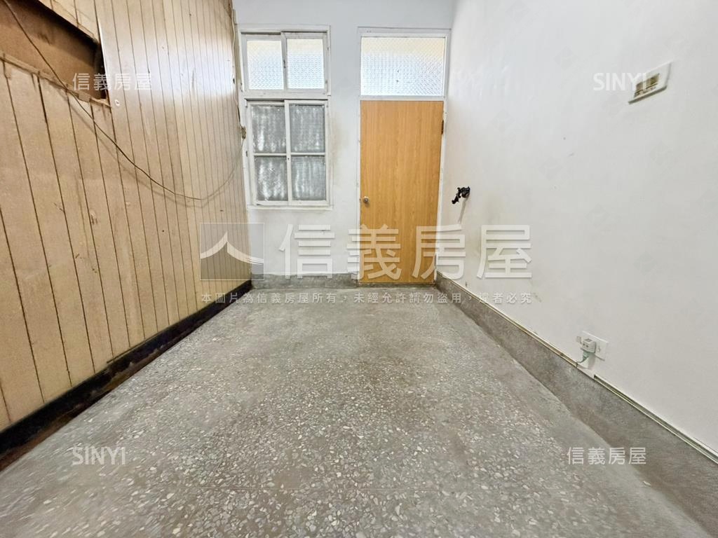 低總價近商圈透天房屋室內格局與周邊環境