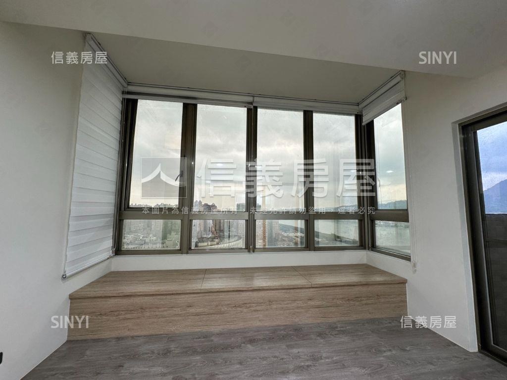 南加州朝南邊間河景房屋室內格局與周邊環境