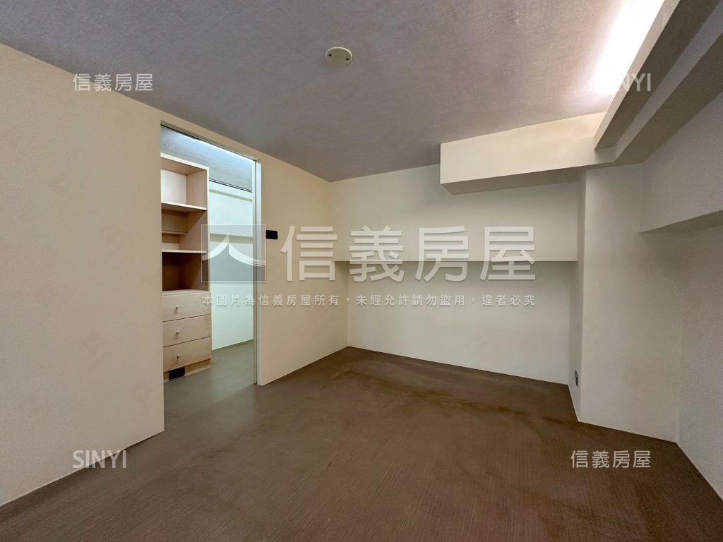南加州朝南邊間河景房屋室內格局與周邊環境