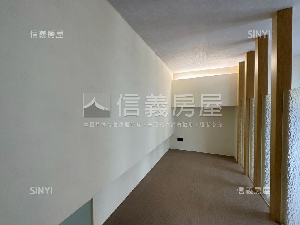 南加州朝南邊間河景房屋室內格局與周邊環境