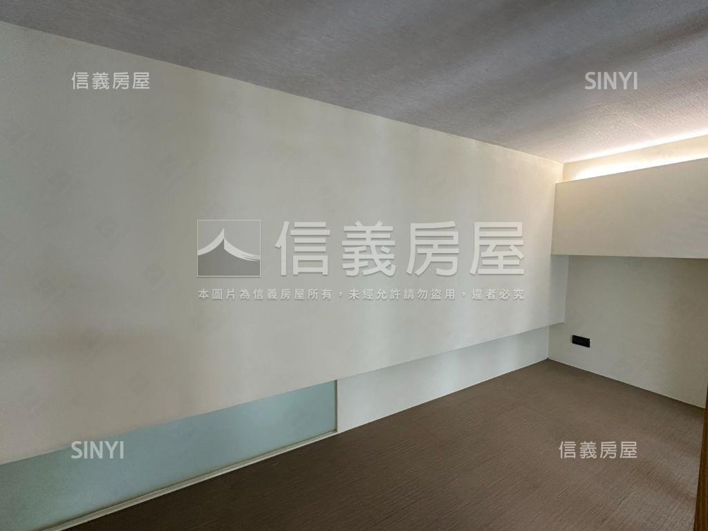 南加州朝南邊間河景房屋室內格局與周邊環境