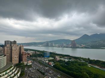 南加州朝南邊間河景
