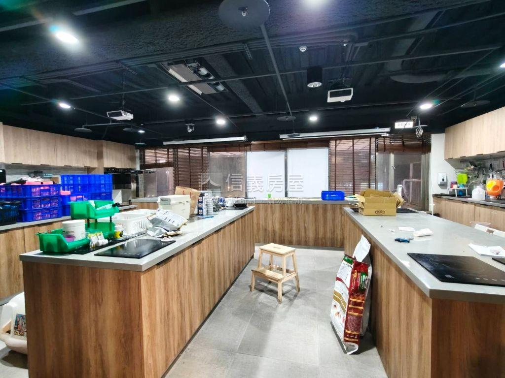 擎天雙星方正店鋪Ａ房屋室內格局與周邊環境