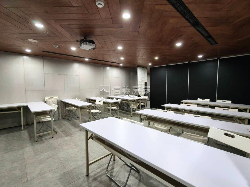 擎天雙星方正店鋪Ａ房屋室內格局與周邊環境