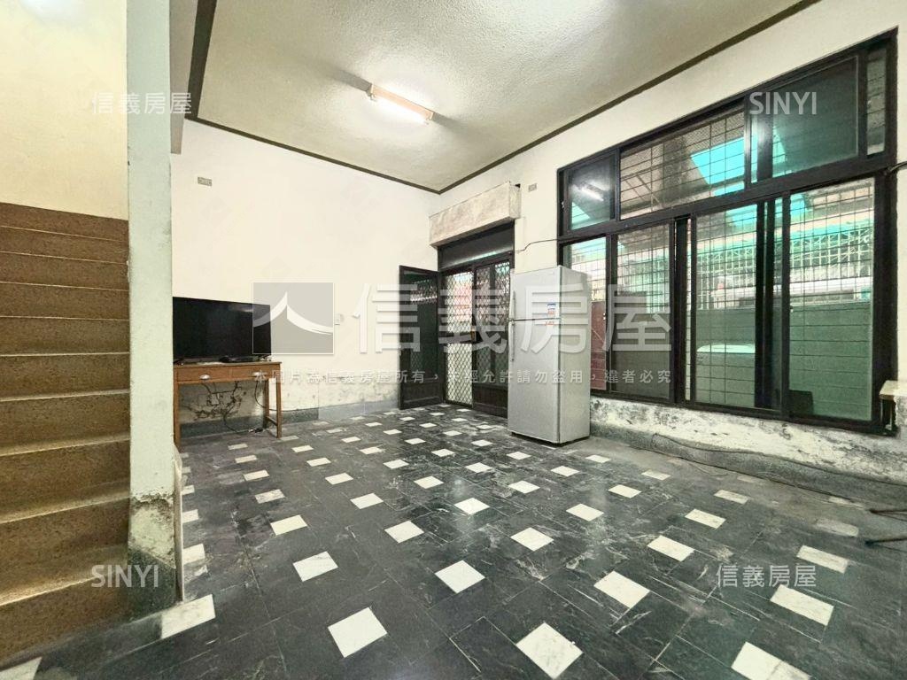 中西區衛民街活巷面寬老宅房屋室內格局與周邊環境