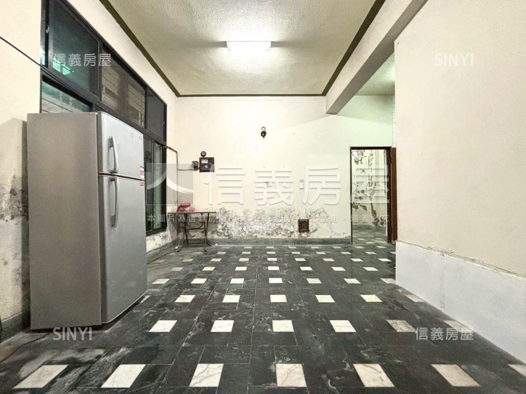 中西區衛民街活巷面寬老宅房屋室內格局與周邊環境