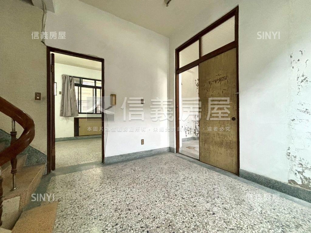 中西區衛民街活巷面寬老宅房屋室內格局與周邊環境