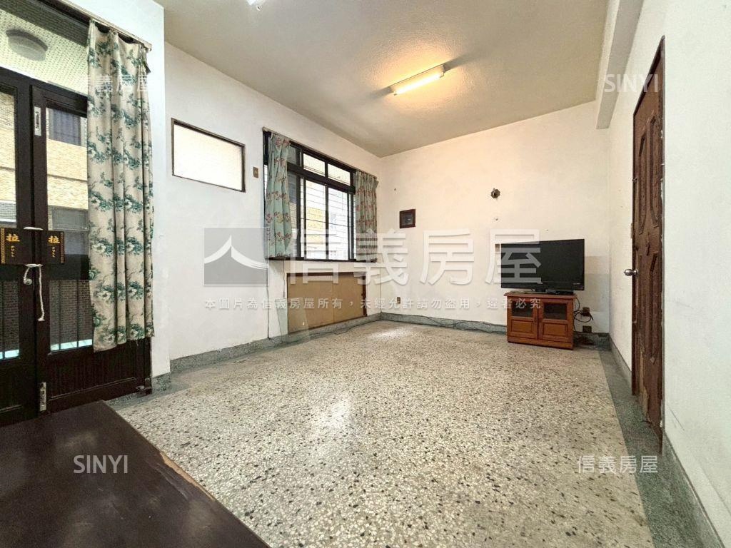 中西區衛民街活巷面寬老宅房屋室內格局與周邊環境