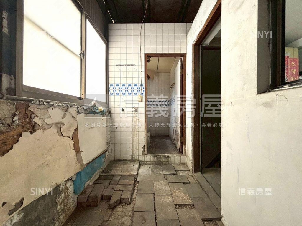 中西區衛民街活巷面寬老宅房屋室內格局與周邊環境