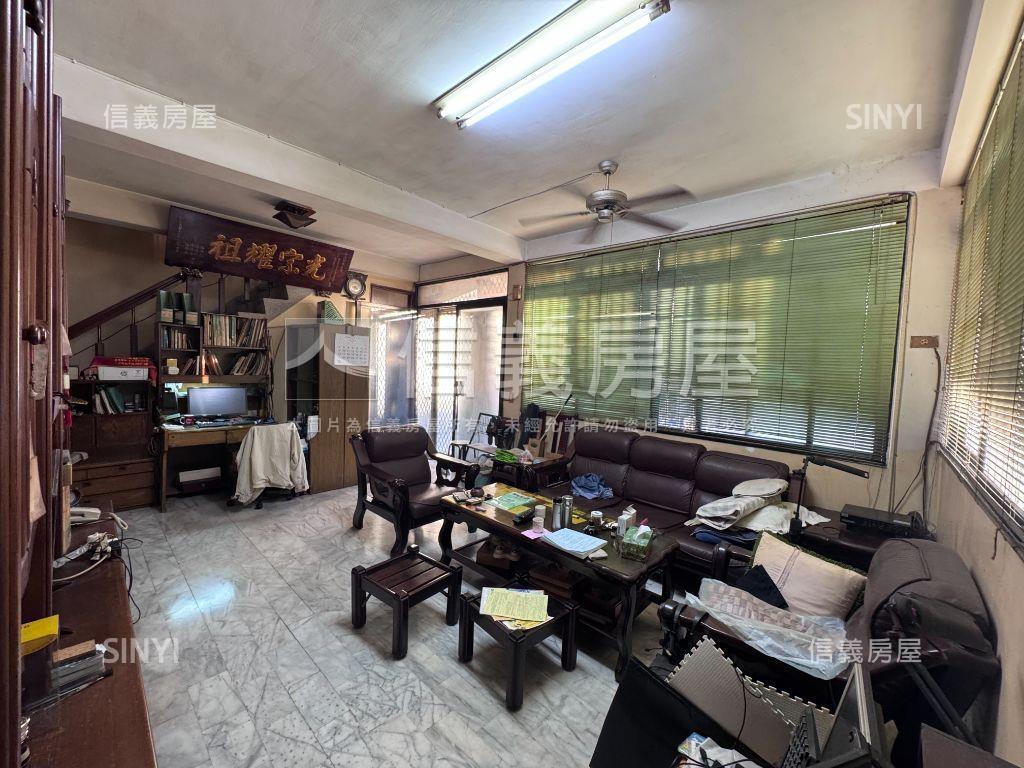 朝南大地坪角間歐風別墅房屋室內格局與周邊環境