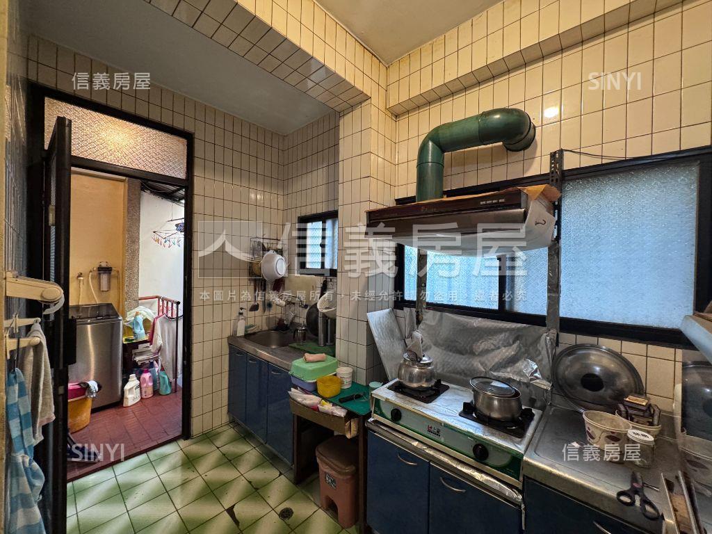 朝南大地坪角間歐風別墅房屋室內格局與周邊環境