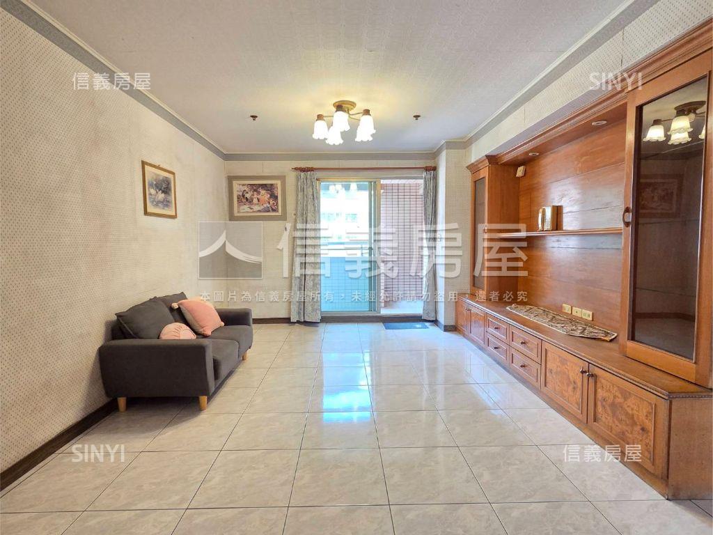 娃娃國高樓三房平車房屋室內格局與周邊環境