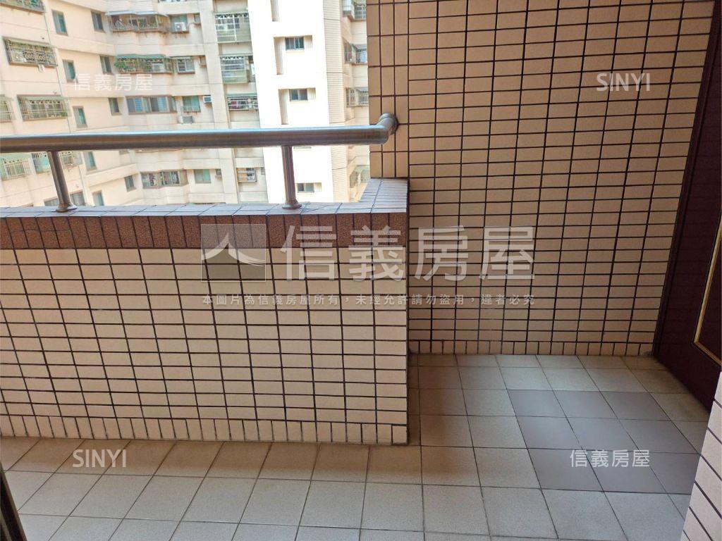 娃娃國高樓三房平車房屋室內格局與周邊環境