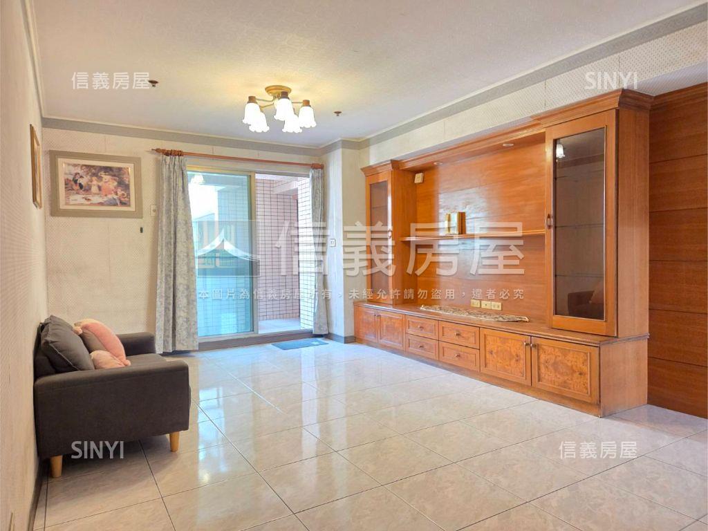 娃娃國高樓三房平車房屋室內格局與周邊環境