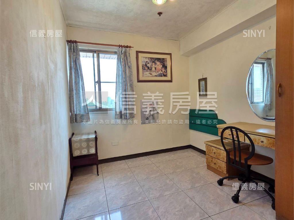 娃娃國高樓三房平車房屋室內格局與周邊環境