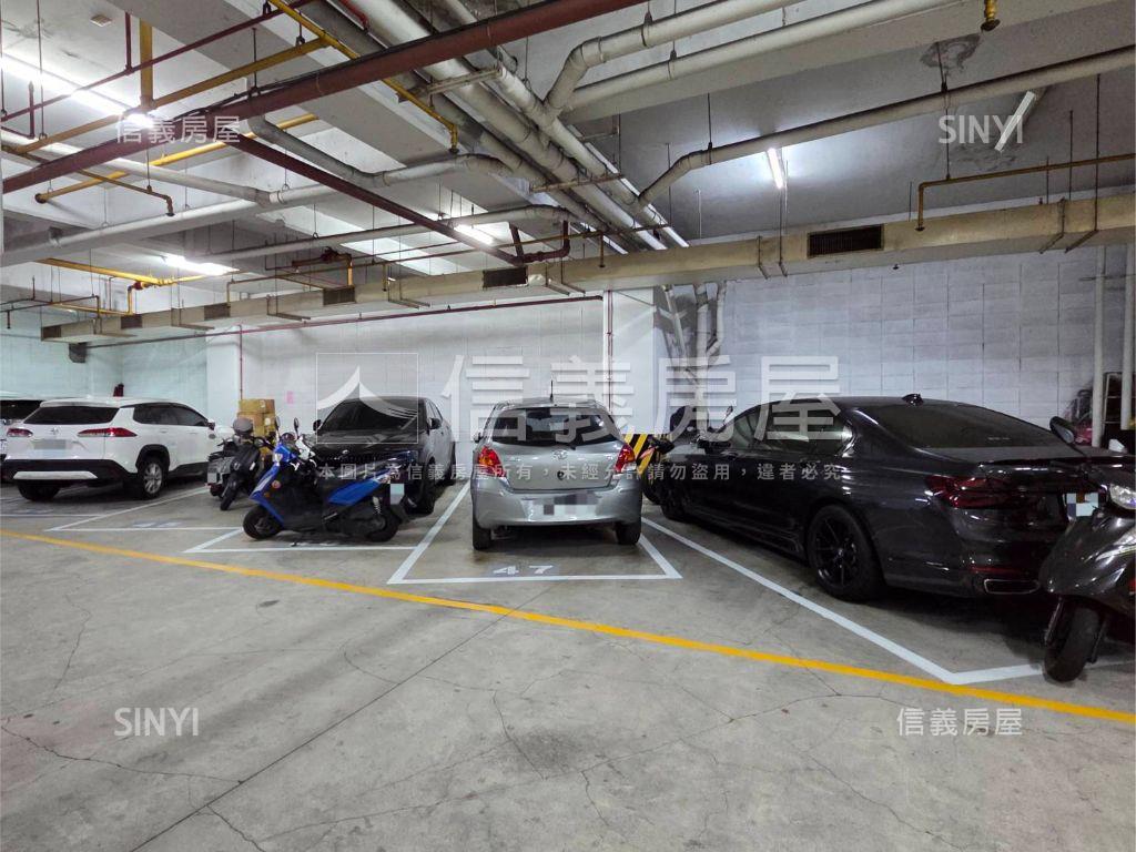 娃娃國高樓三房平車房屋室內格局與周邊環境