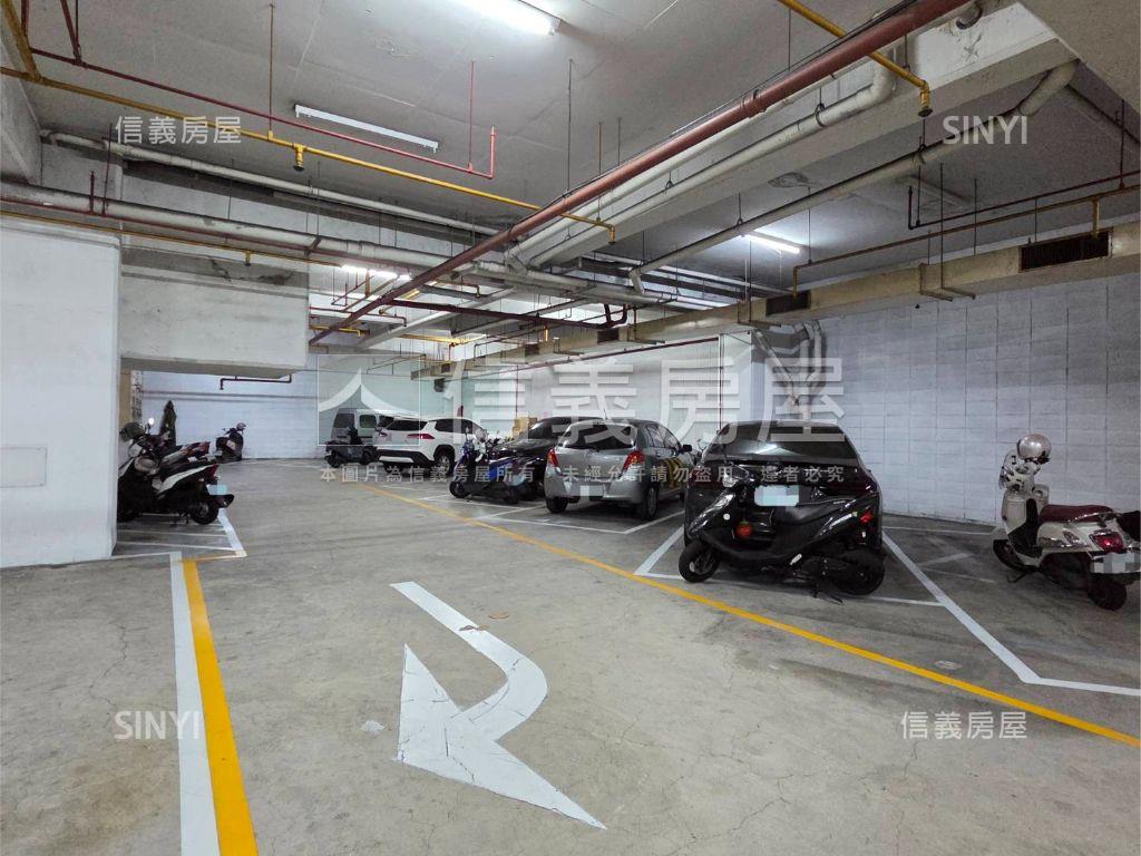 娃娃國高樓三房平車房屋室內格局與周邊環境