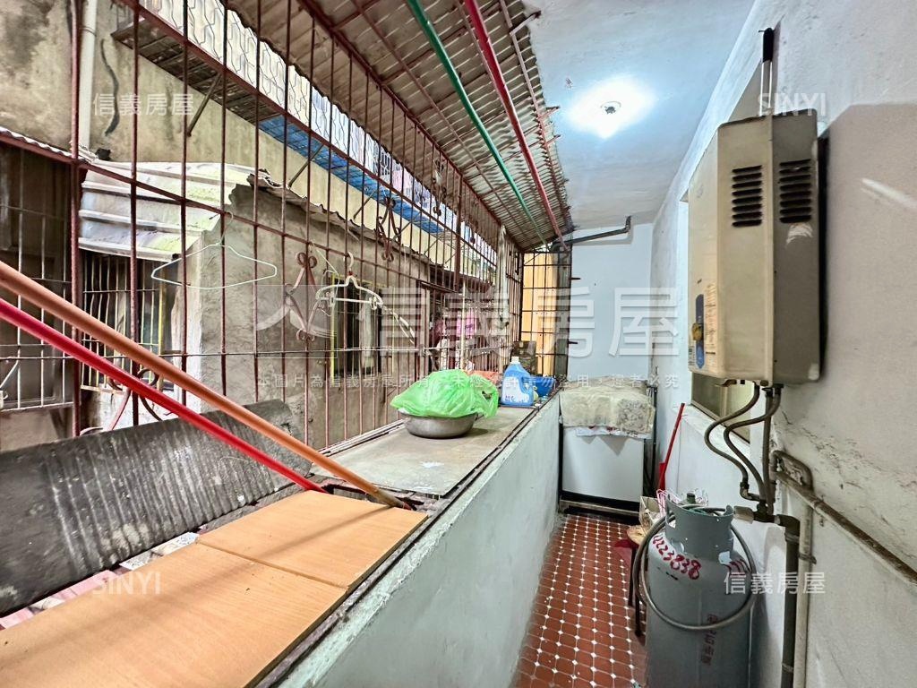 積穗小資黃金三樓房屋室內格局與周邊環境