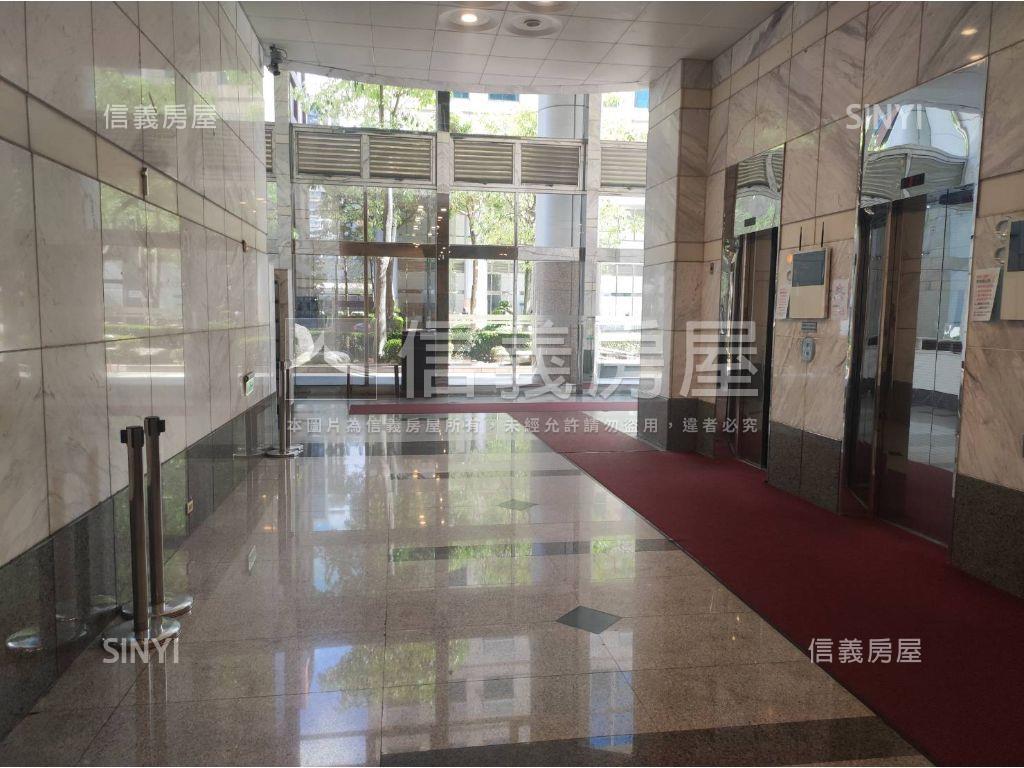 近捷運整層辦公房屋室內格局與周邊環境