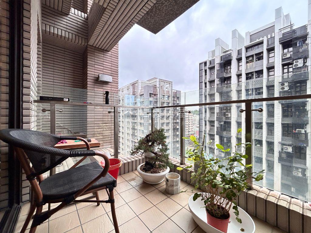 上河苑精美裝潢三房房屋室內格局與周邊環境