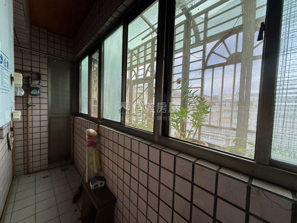 楊梅京元電子低總價美３房房屋室內格局與周邊環境