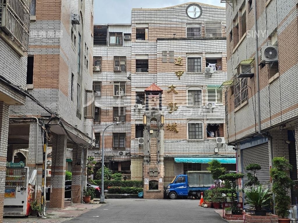 逢甲大學城店面＋４套房房屋室內格局與周邊環境