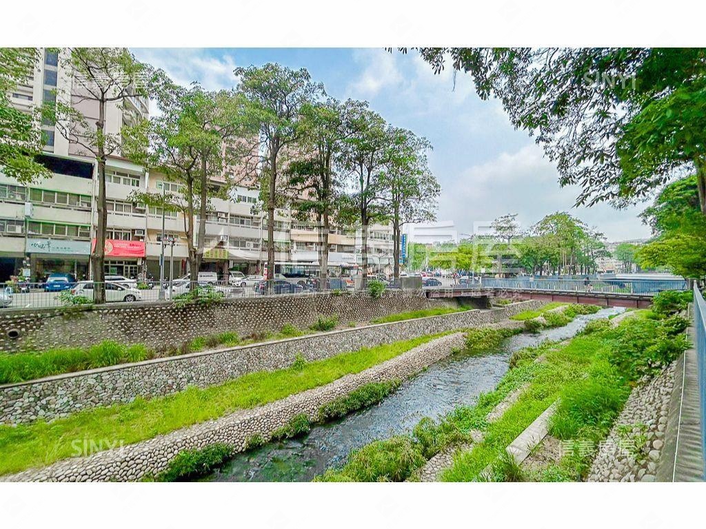 逢甲大學城店面＋４套房房屋室內格局與周邊環境