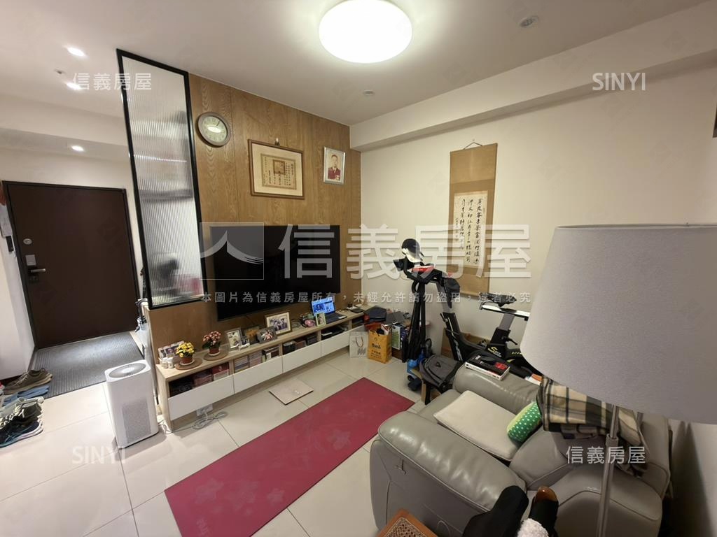 專任鴻灃ＡＲＴ高樓層美宅房屋室內格局與周邊環境